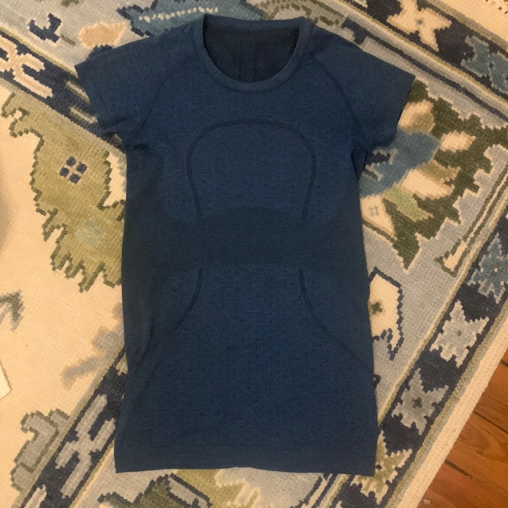 Lululemon swiftly top